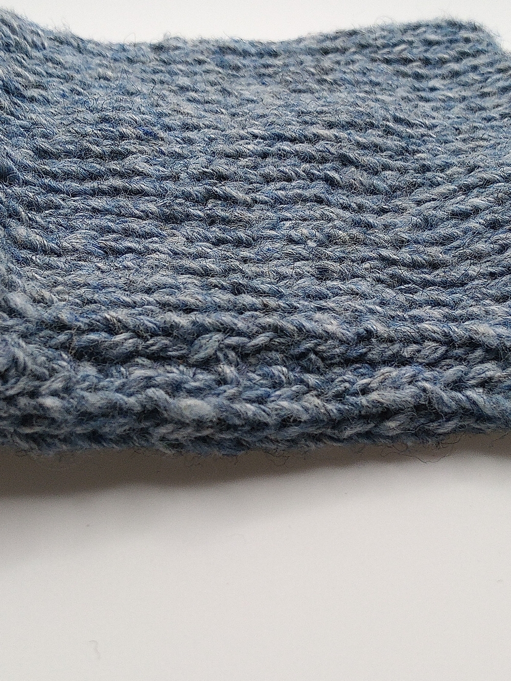 Handmade Knit Jewelry Travel Pouch — Blue — Soft & Gift‑Ready - Picture 7 of 12